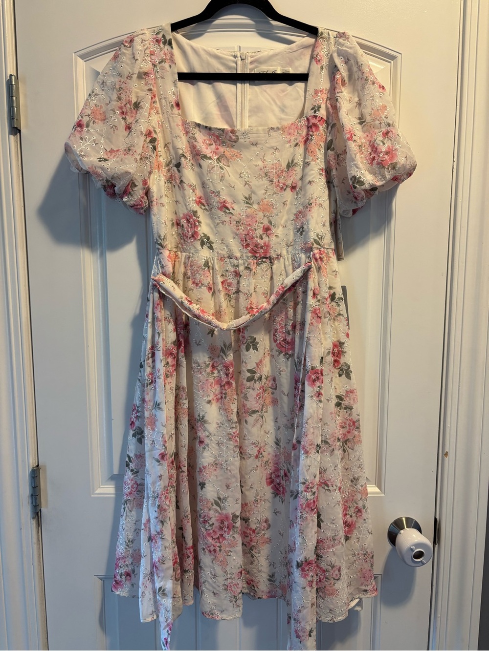 NWT Eliza J Pink Floral Puff Sleeve Midi Dress with Eyelet Lace